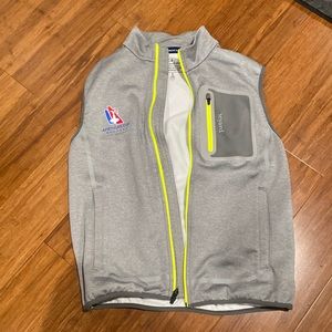 Men’s Vineyard vines performance vest americas cup edition